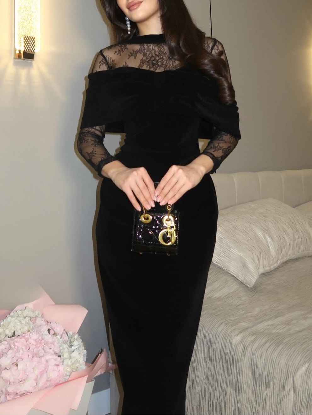 Velmora – elegancka sukienka z koronką